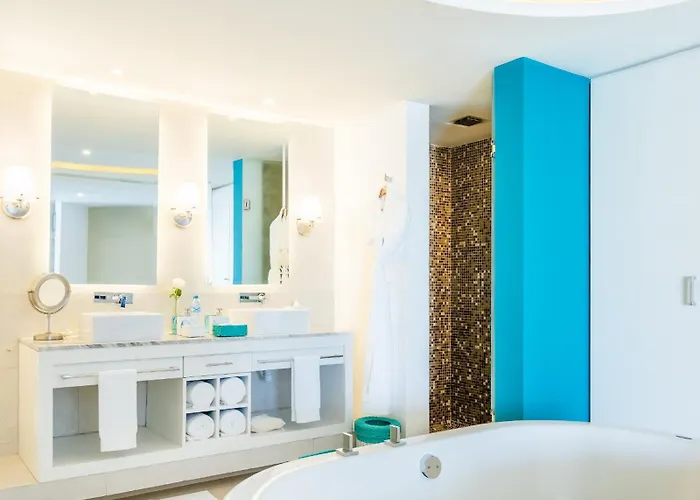 Resort Margaritaville Island Reserve Riviera Cancun - A Karisma Experience For (adults Only)